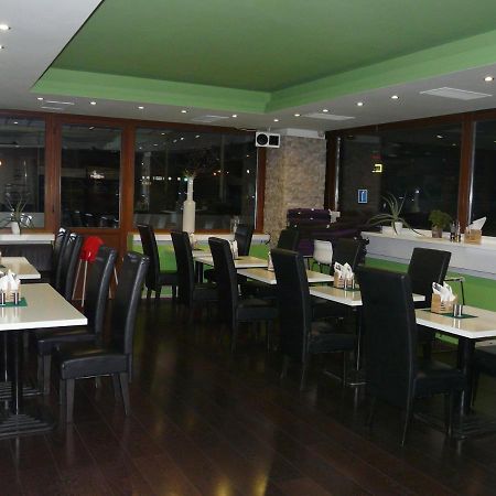 Hotel Ondras Zlín Kültér fotó