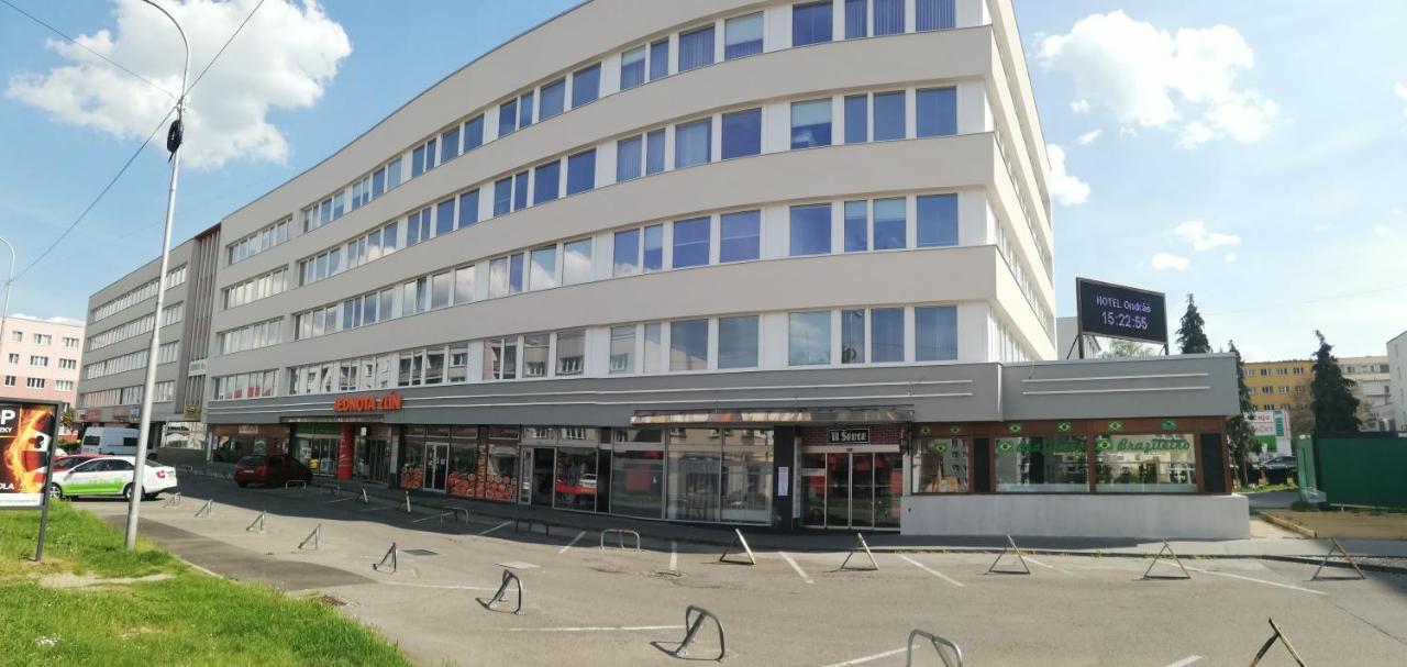 Hotel Ondras Zlín Kültér fotó