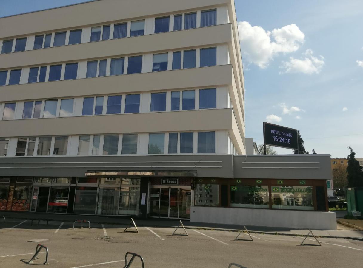 Hotel Ondras Zlín Kültér fotó